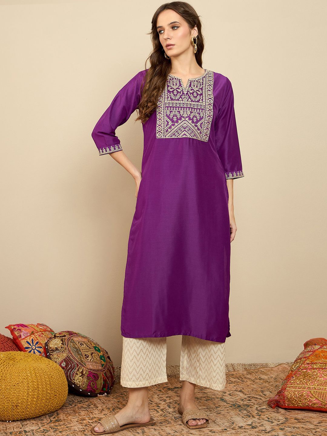 Indyancart IE Ethnic Motifs Embroidered Notched Neck Thread Work Liva Straight Kurta