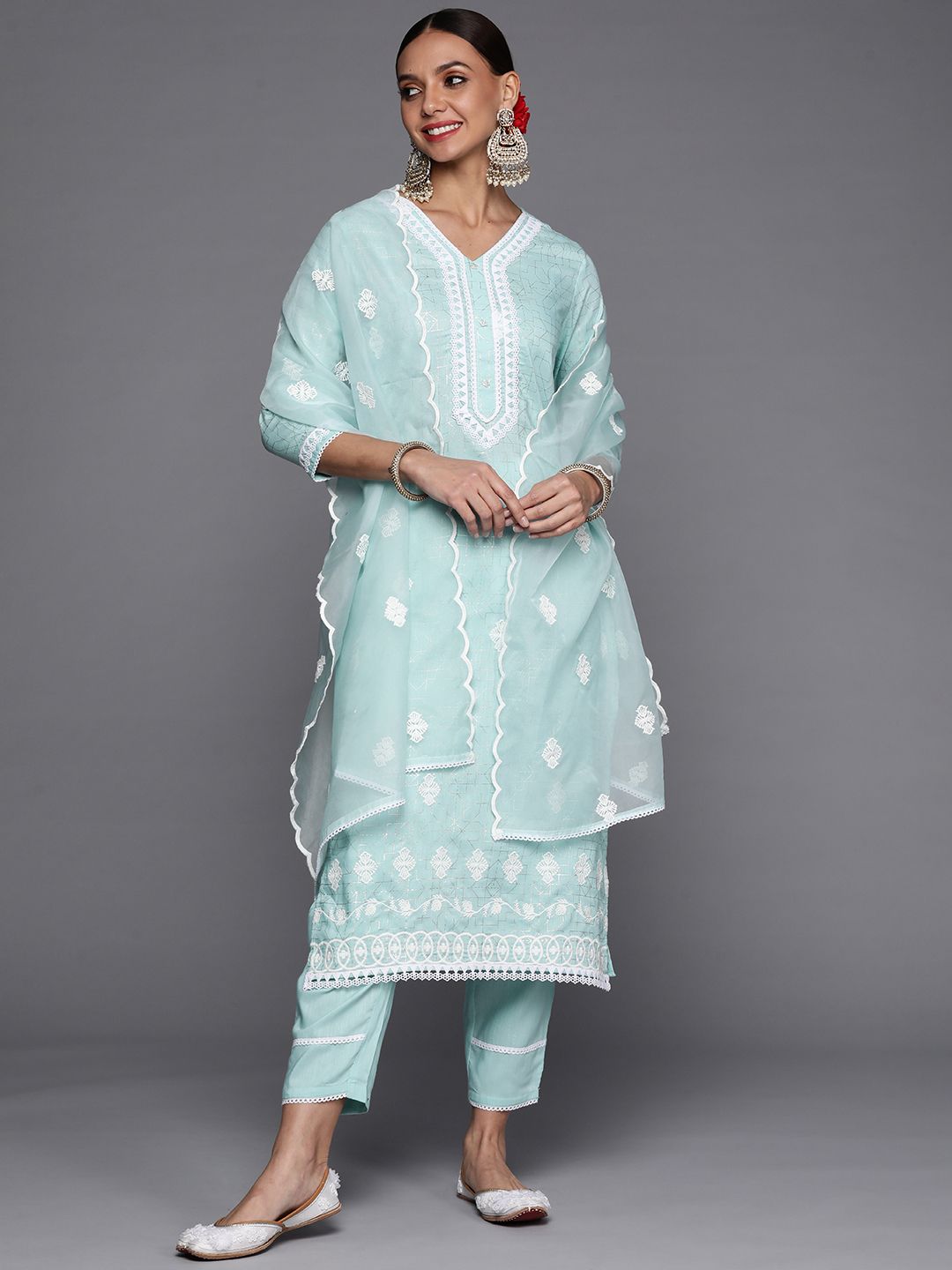 Indyancart IE Women Blue & Silver Geometric Foil Print Straight Kurta with Trousers Dupatta