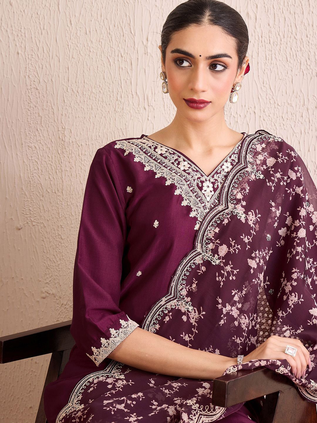 Women Floral Embroidered Regular Kurta with Trousers & With Dupatta