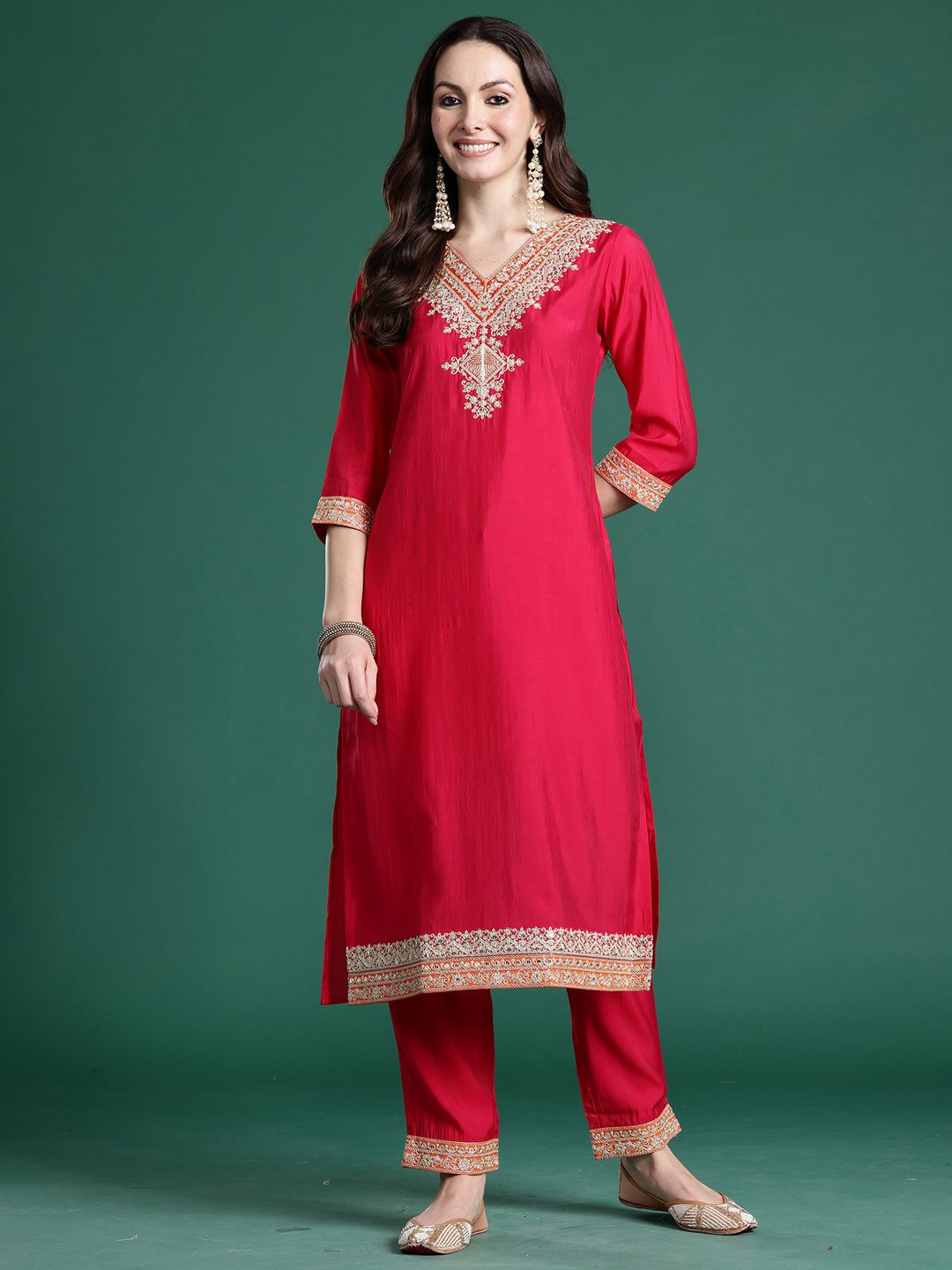 Women Ethnic Motifs Embroidered Kurta with Trousers