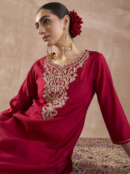 Floral Embroidered Round Neck Thread Work Kurta With Trouser