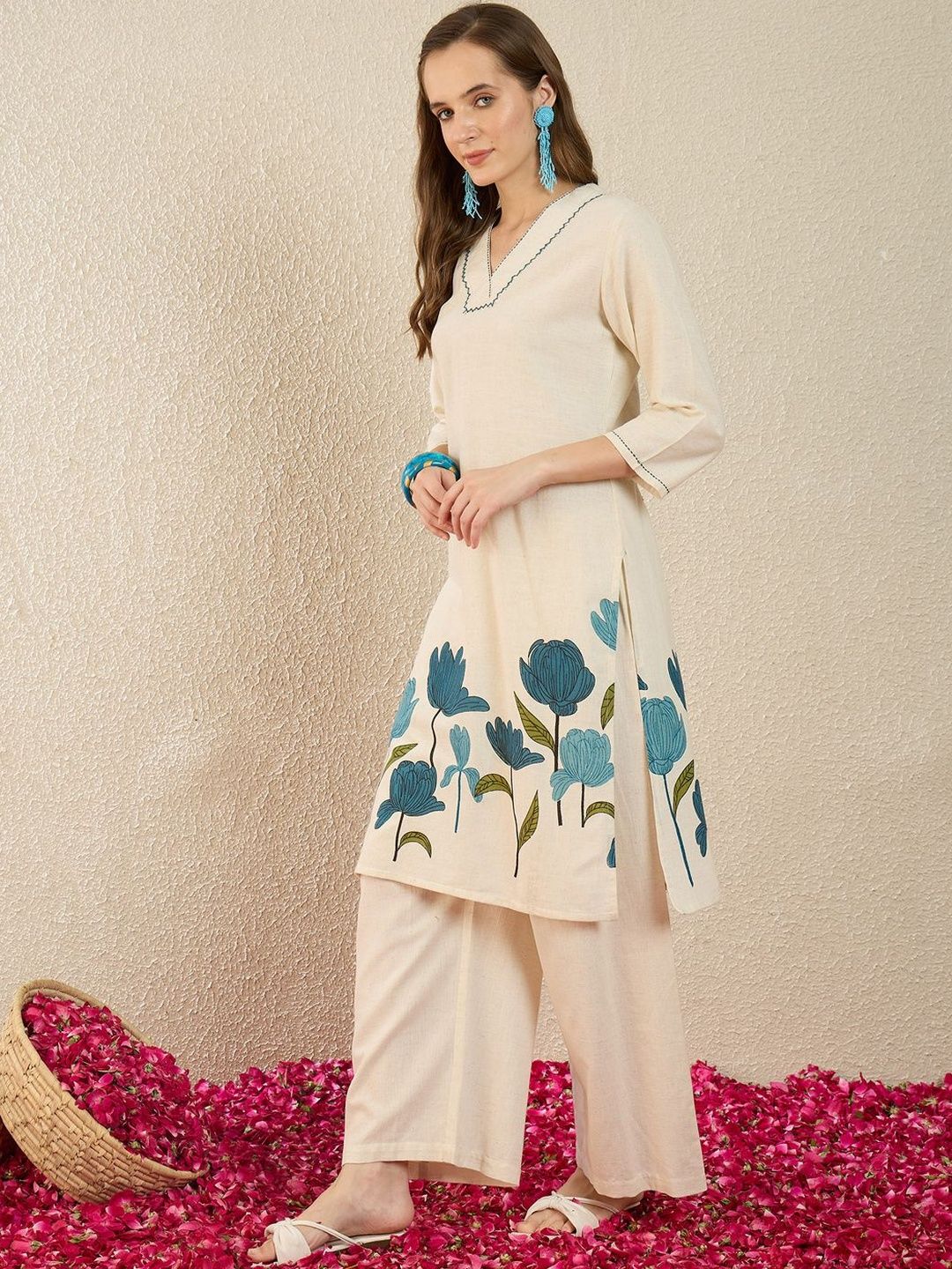 Women Floral Embroidered Regular Thread Work Pure Cotton Kurta with Palazzos