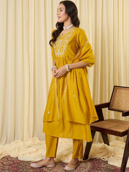 Women Ethnic Motifs Embroidered Empire Thread Work Kurta with Trousers & With Dupatta