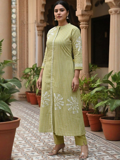 Women Printed Pure Cotton Kurta with Trouser