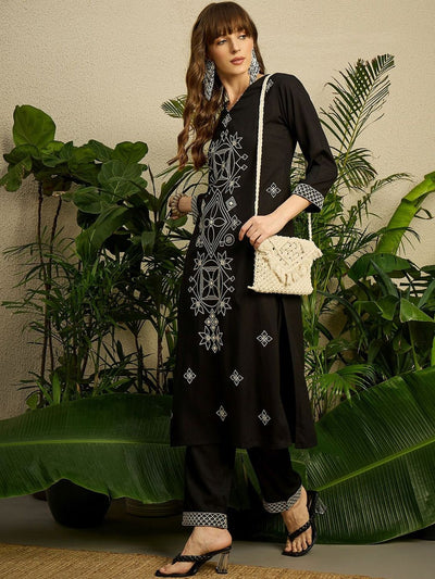 Indyancart IE Women Embroidered Regular Thread Work Kurta with Trousers