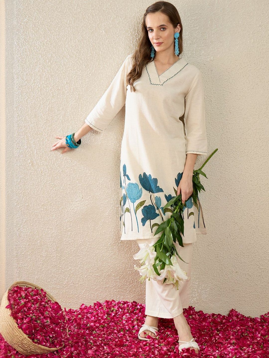 Women Floral Embroidered Regular Thread Work Pure Cotton Kurta with Palazzos