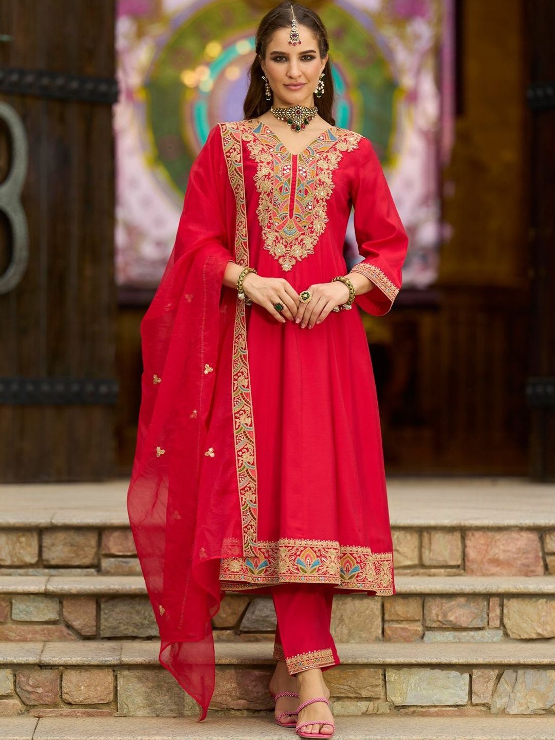 Women Embroidered Regular Thread Work Kurta with Trousers & Dupatta