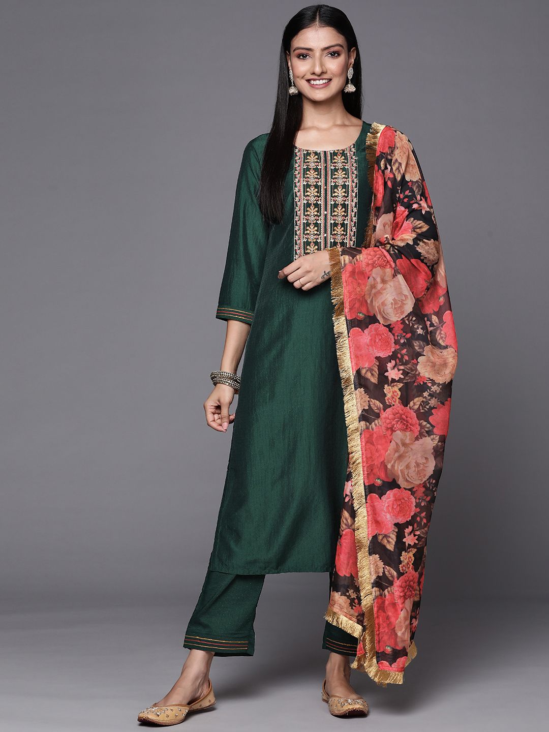 Indyancart VA Women's Green Floral Embroidered Thread Work Kurta with Trousers & With Dupatta