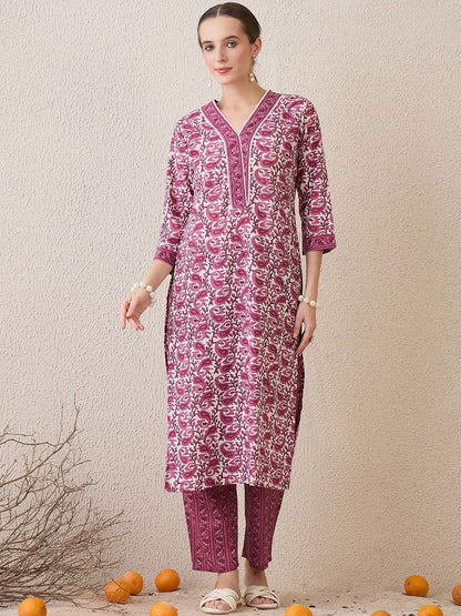 Indyancart IE Paisley Printed V-Neck Pure Cotton Straight Kurta With Trousers