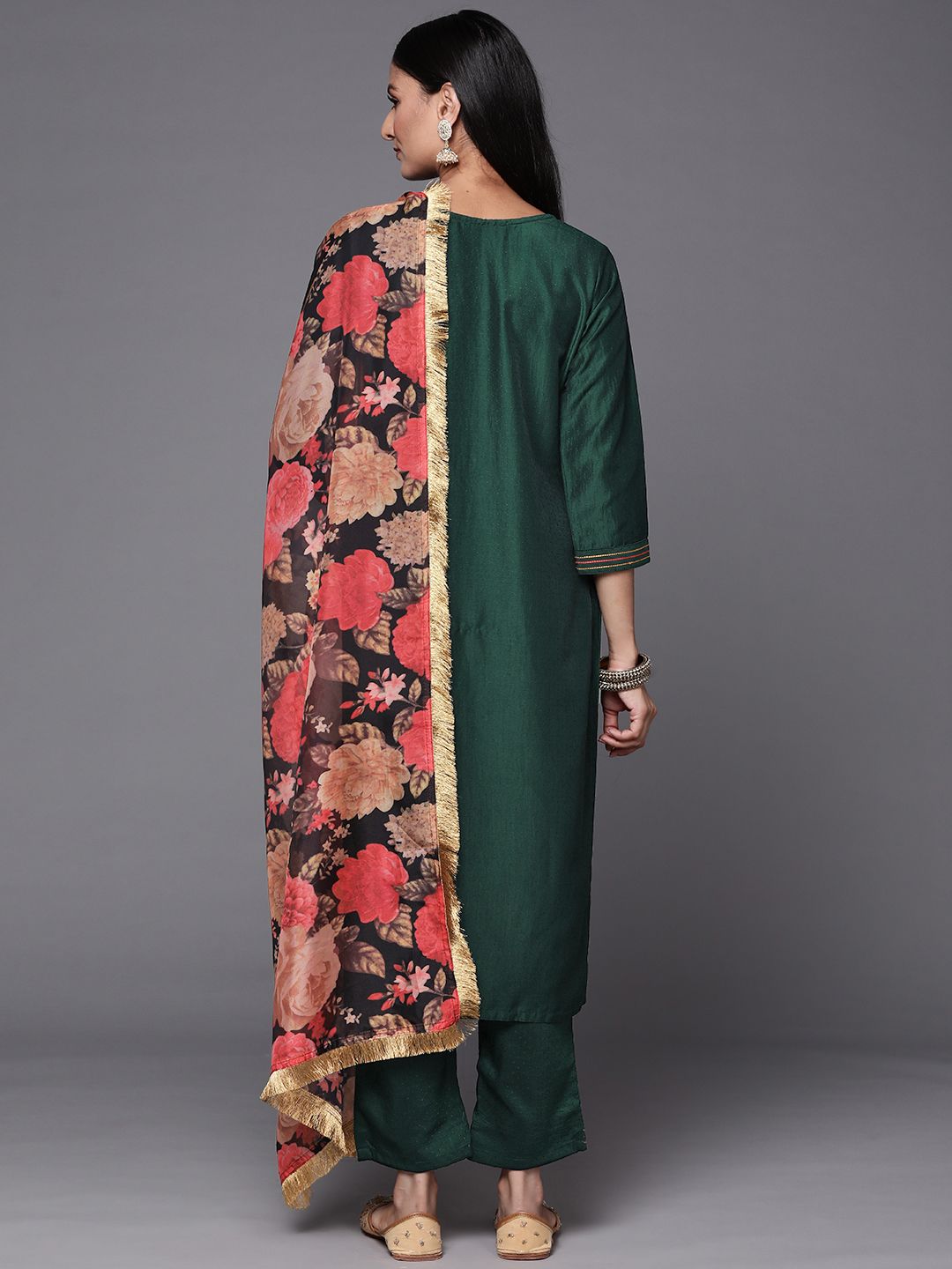 Indyancart VA Women's Green Floral Embroidered Thread Work Kurta with Trousers & With Dupatta