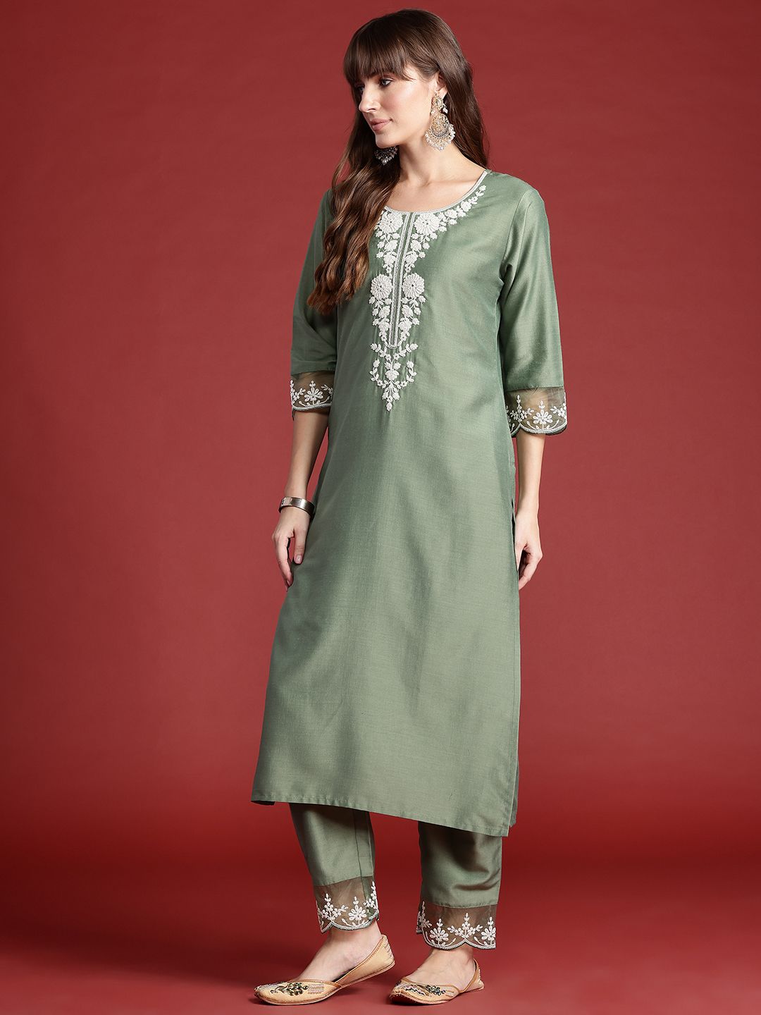 Indyancart IE Floral Embroidered Thread Work Kurta With Trousers & Dupatta
