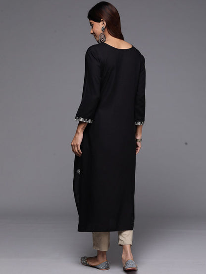 Indyancart IE Floral Embroidered Thread Work Straight Kurta