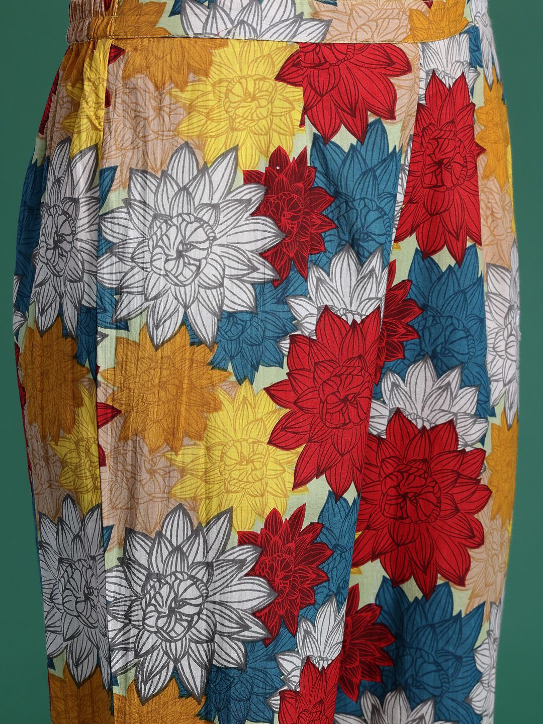Indyancart IE Floral Printed Pure Cotton Kurta with Trousers