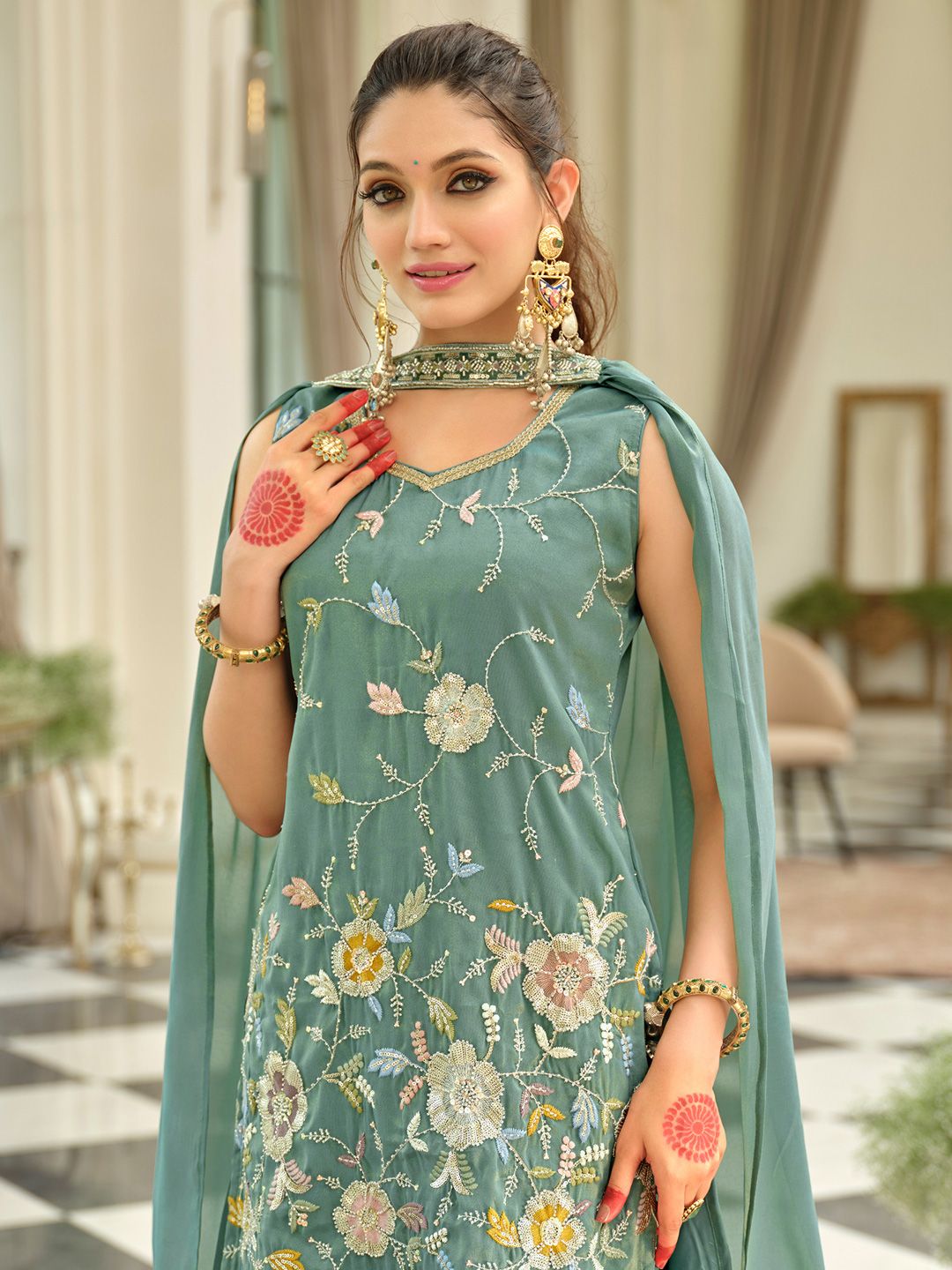 Women Floral Embroidered Regular Thread Work Kurta with Palazzos & Dupatta