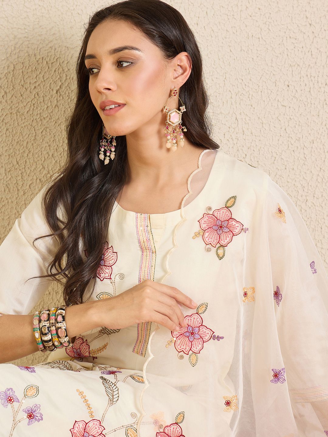 Women Floral Embroidered Regular Thread Work Kurta with Trousers & With Dupatta