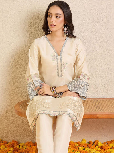 Indyancart IE Women Ethnic Motifs Embroidered Regular Thread Work Kurta with Trousers