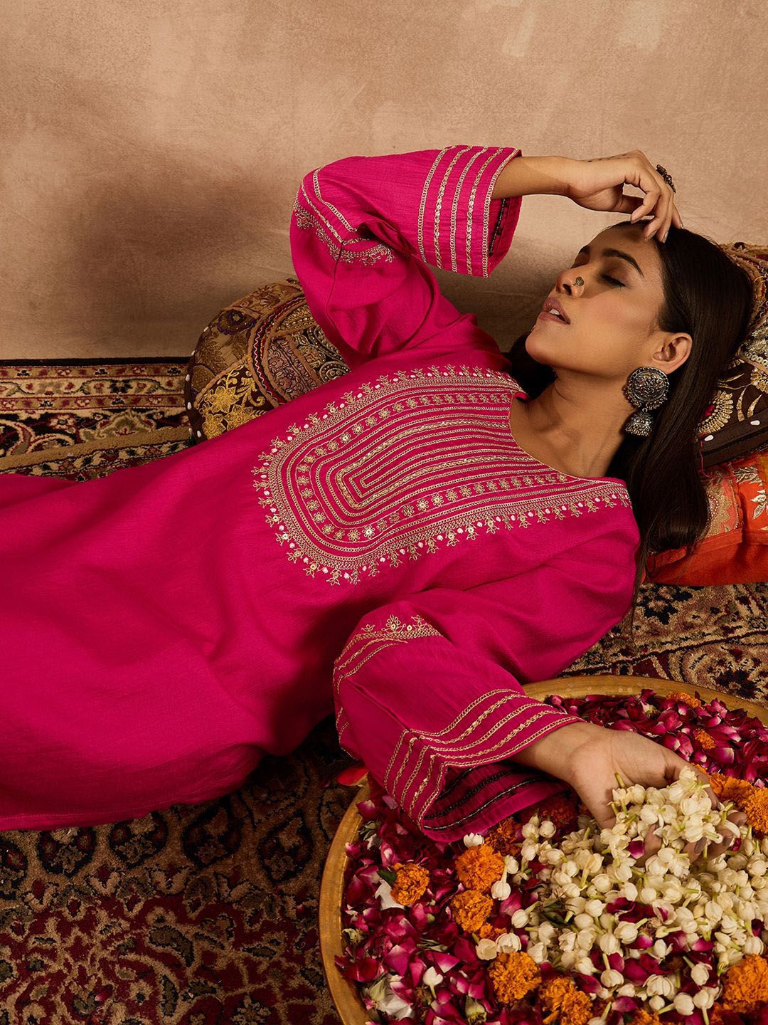 Indyancart IE Women Ethnic Motifs Embroidered Regular Sequinned Kurta with Trousers