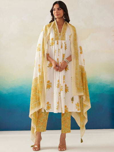 Indyancart IE Women Floral Printed Pleated Beads and Stones Pure Cotton Kurta with Trousers & With Dupatta