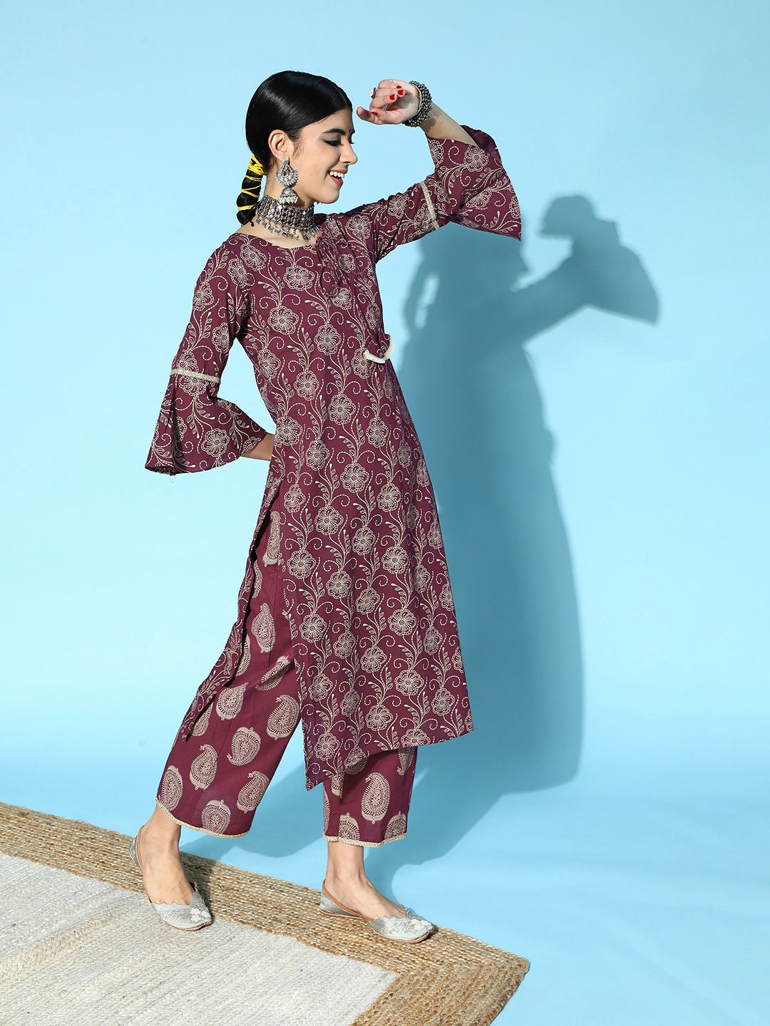 Dhiyona IE Women Paisley Organza All in the Details Kurta Set