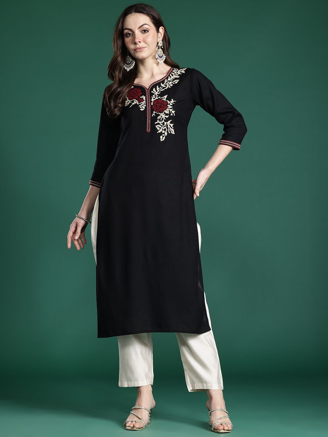 Indyancart IE Floral Embroidered Thread Work Kurta