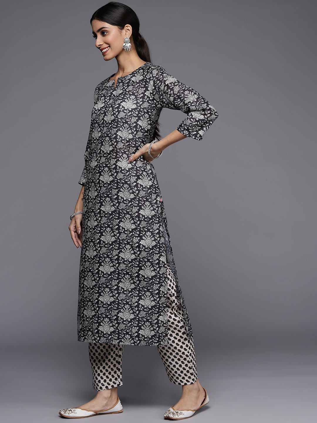 Indyancart VA Women's Black Floral Printed Kurta with Trousers & Dupatta