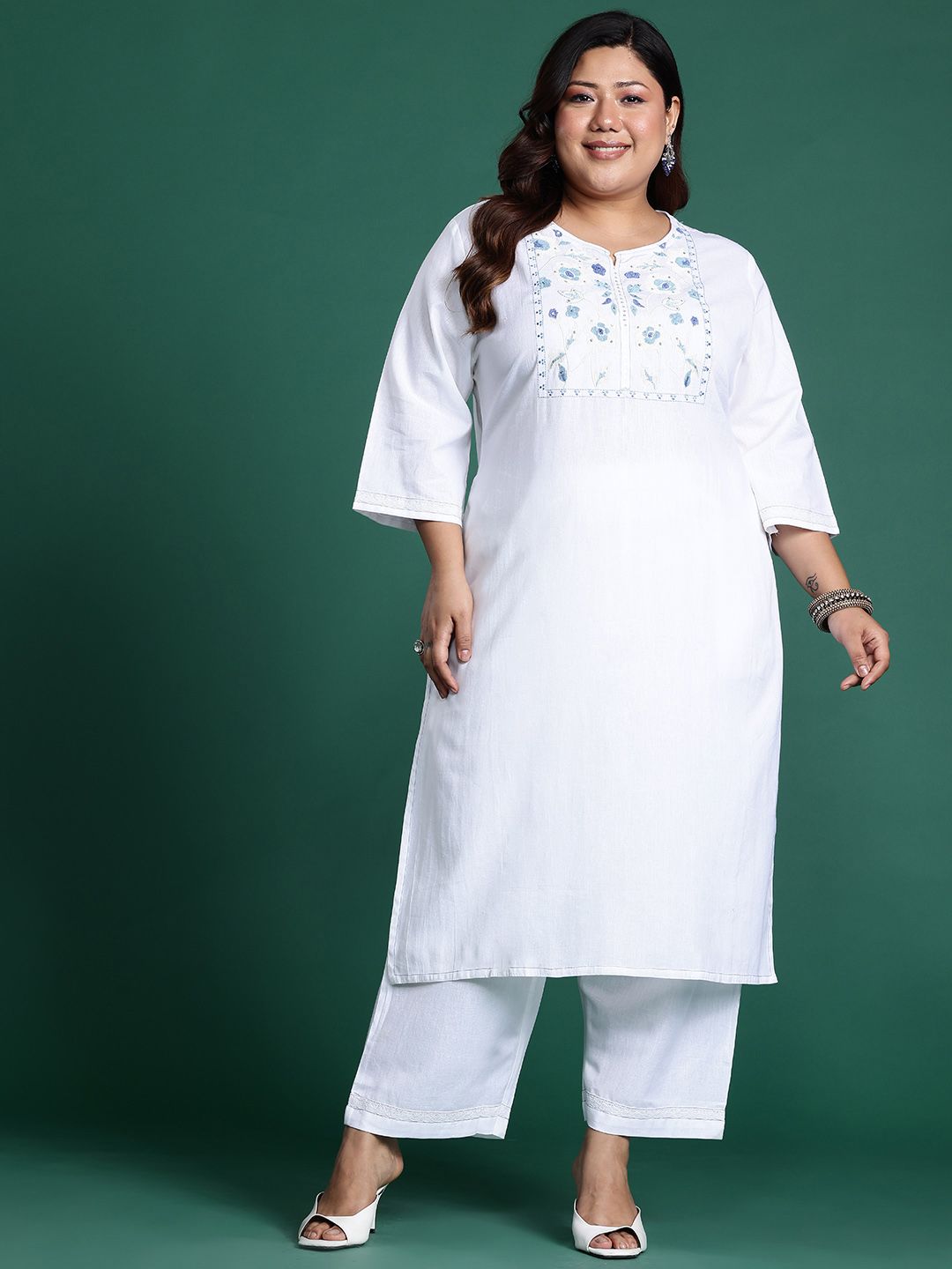 Indyancart IE Plus Size Floral Embroidered Sequinned Pure Cotton Kurta with Trousers
