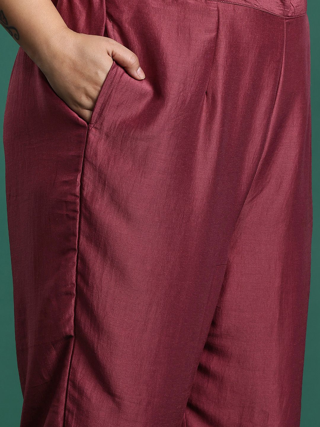 Indyancart IE Plus Size Ethnic Motifs Embroidered Sequinned Kurta With Trousers & Dupatta