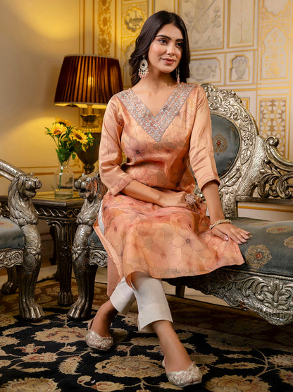 Dhiyona VV Women's Embroidered Silk Blend Straight Kurta