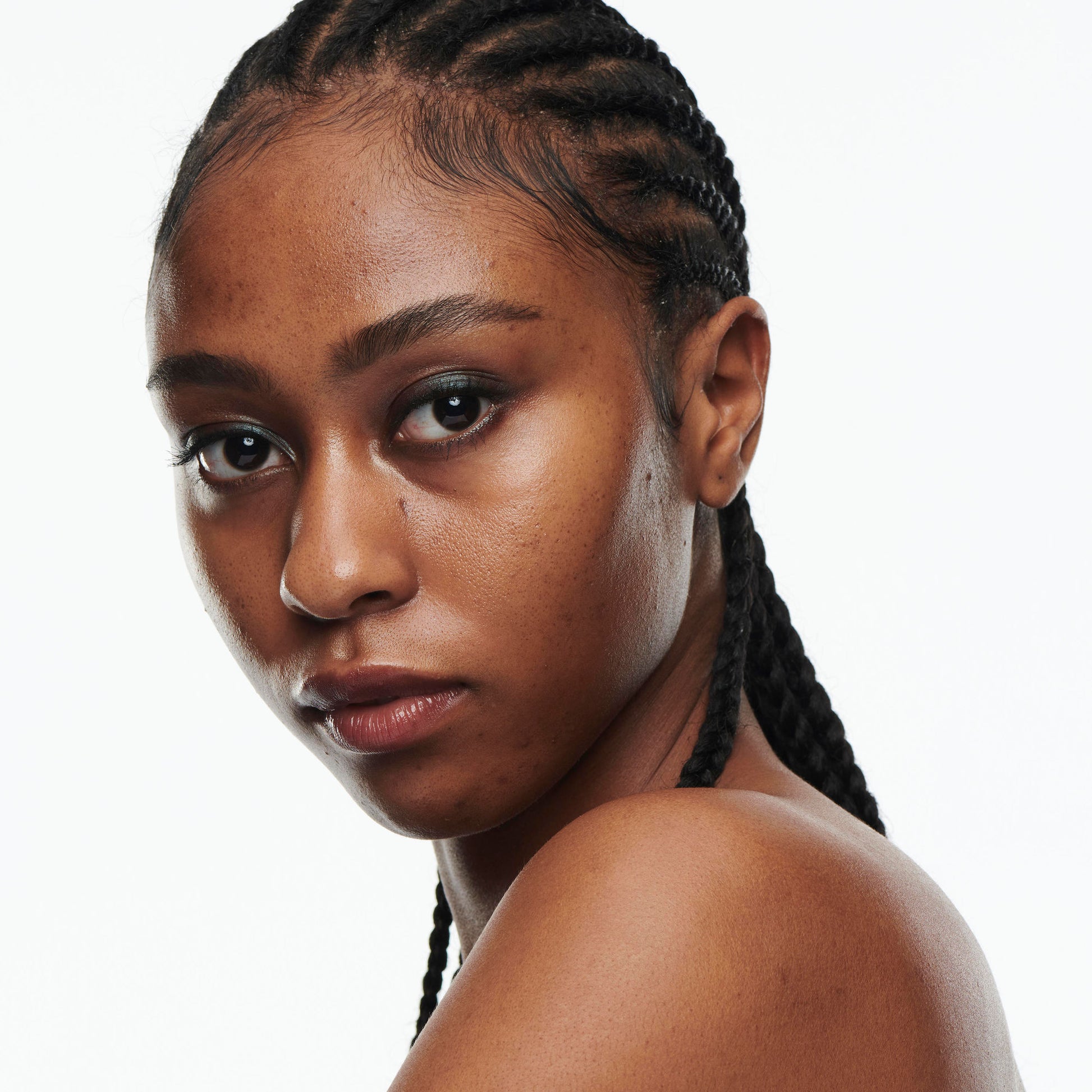 M.A.C Studio Radiance Serum-Powered Foundation - NC50