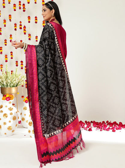 Indyancart VA Women's Ethnic Motifs Yoke Design Zari Work Striaght Kurta & Trousers With Dupatta