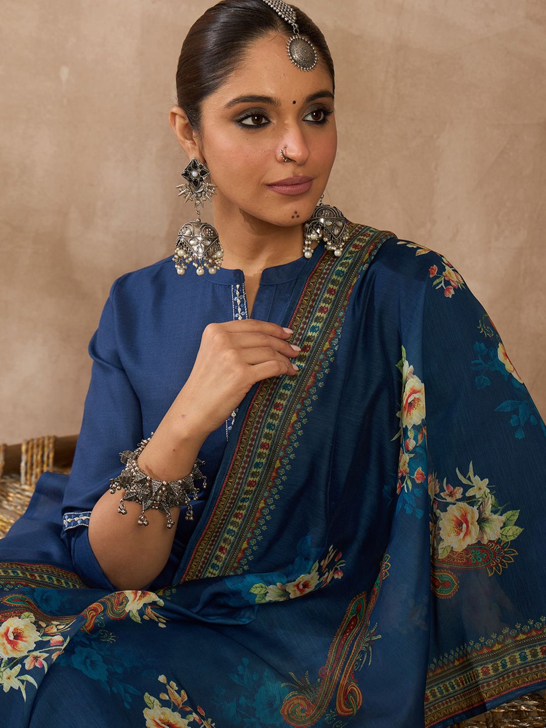 Floral Embroidered Mandarin Collar Kurta With Trousers & Dupatta