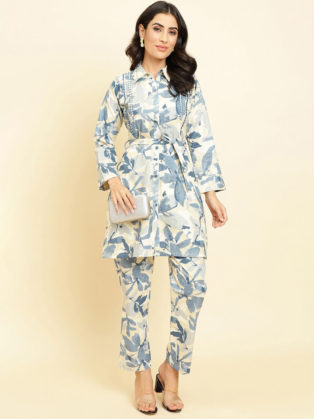 Indyancart VA Women'sFloral Printed Thread Work Shirt Collar Kurta With Trousers