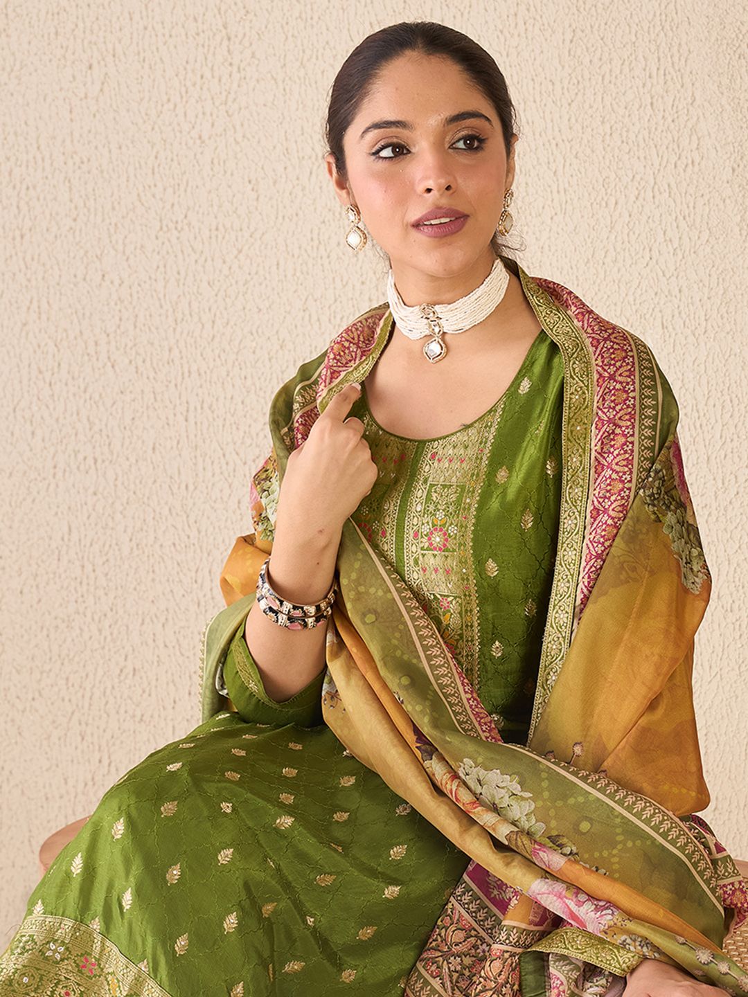 Floral Printed Round Neck Kurta With Trousers & Dupatta