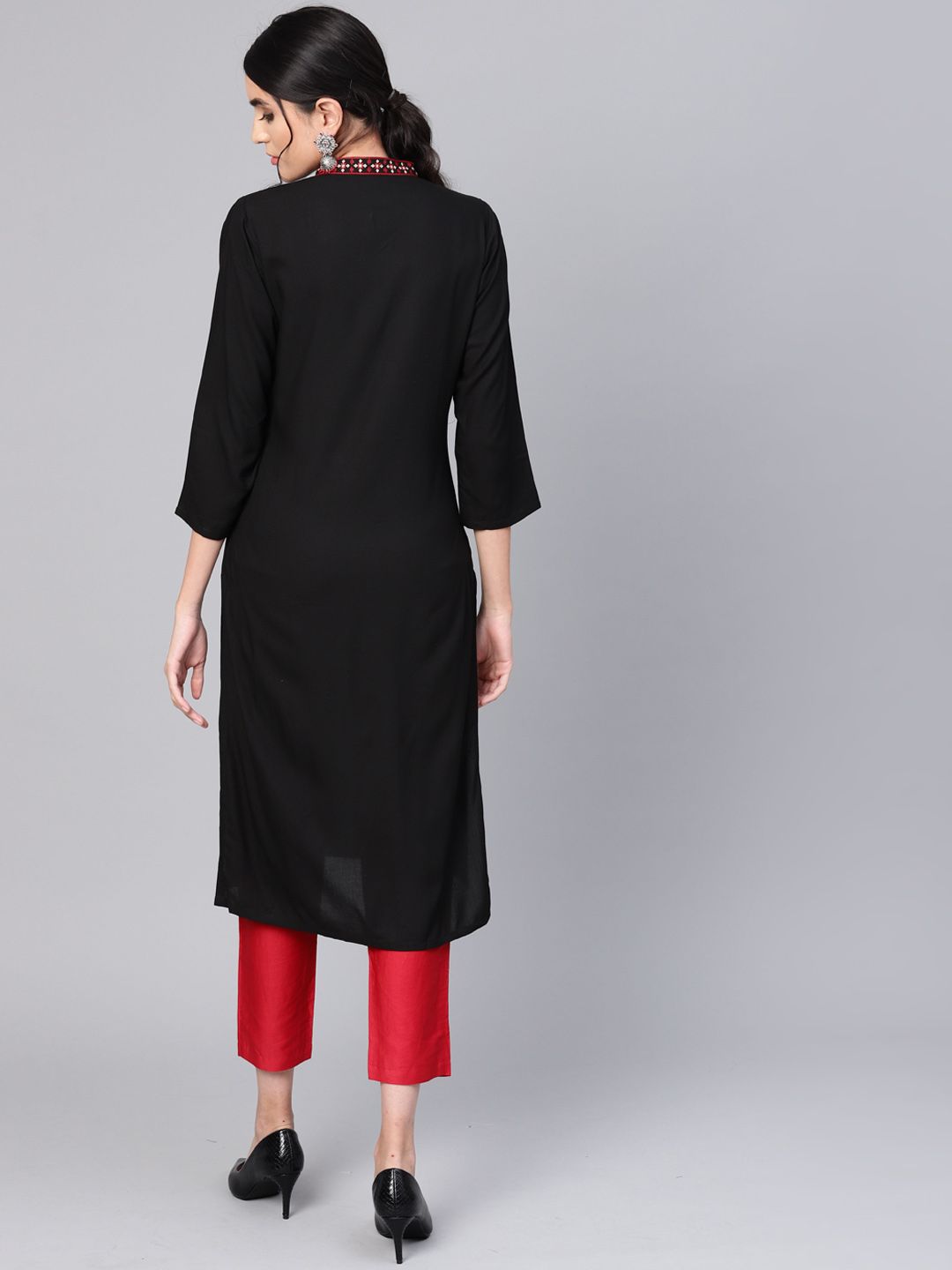 Dhiyona IE Women Black Ethnic Motifs Yoke Design Kurta