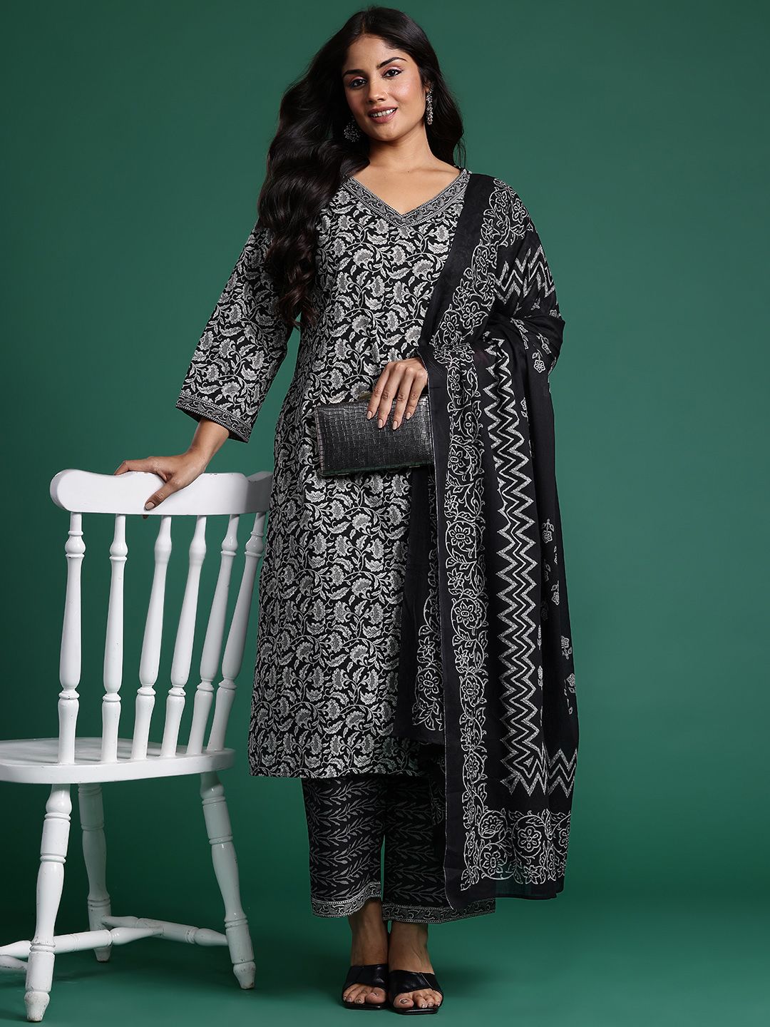 Indyancart Women's Plus Size Floral Printed Pure Cotton Kurta with Trousers & With Dupatta