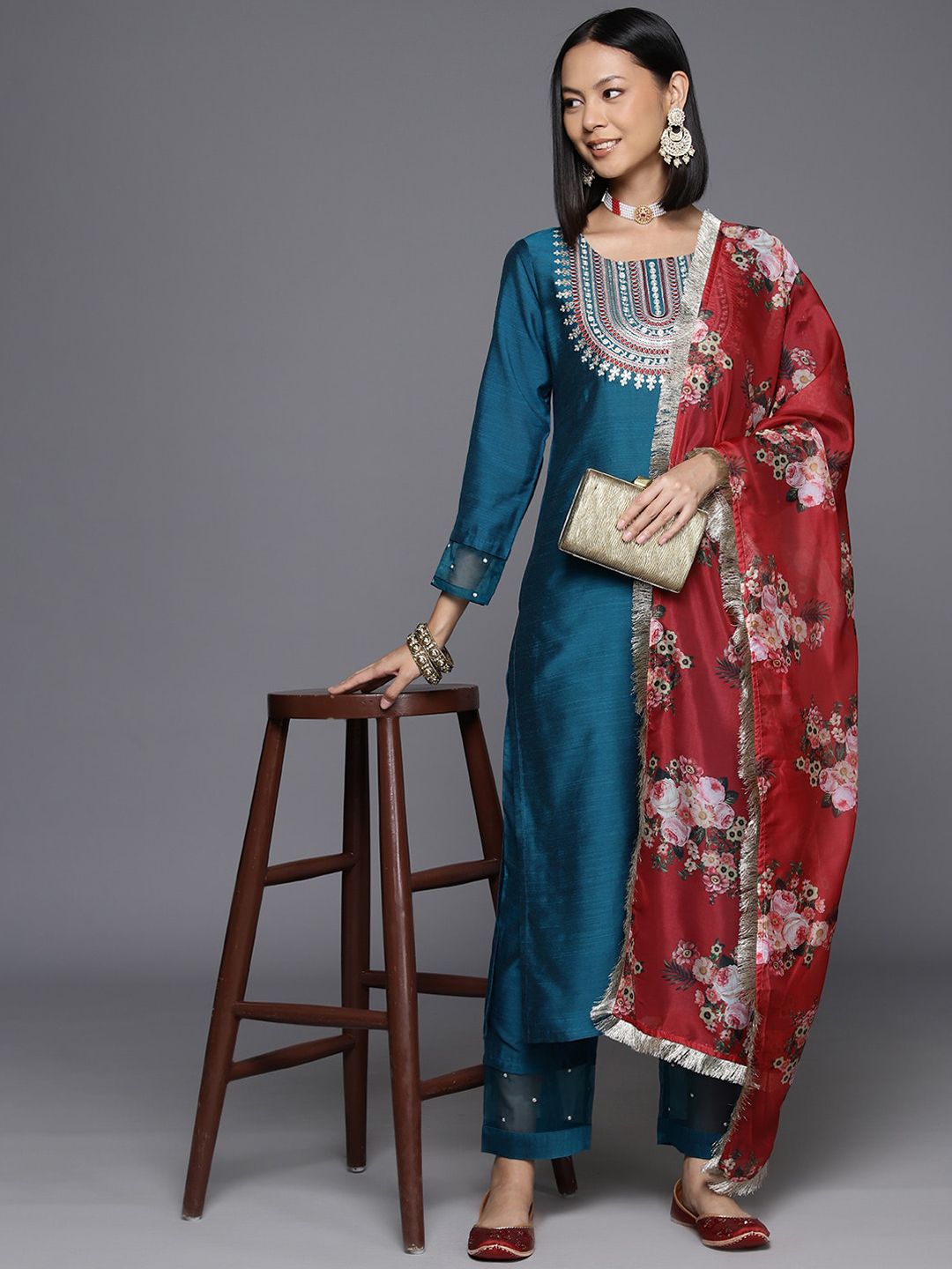 Indyancart VA Women'sEthnic Motifs Yoke Design Sequinned Kurta with Trousers & With Dupatta