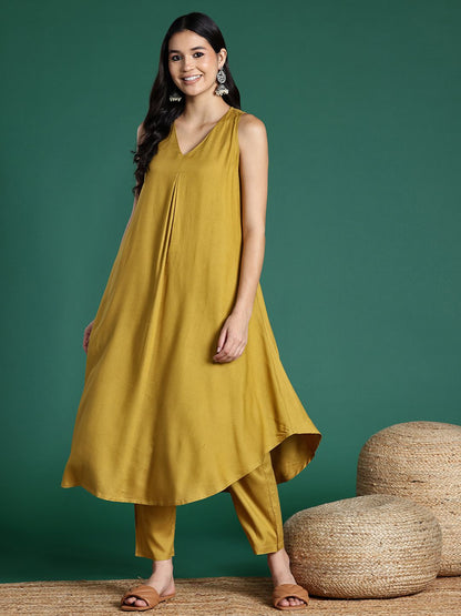 Indyancart SN Women's Solid Regular Kurta with Trousers