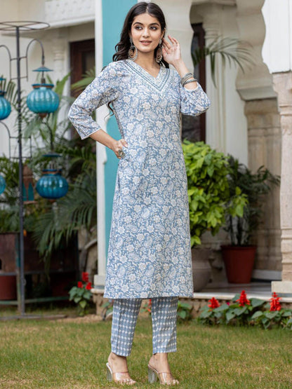 Indyancart VA Women'sPaisley Printed Regular Kurta with Trouser & Dupatta