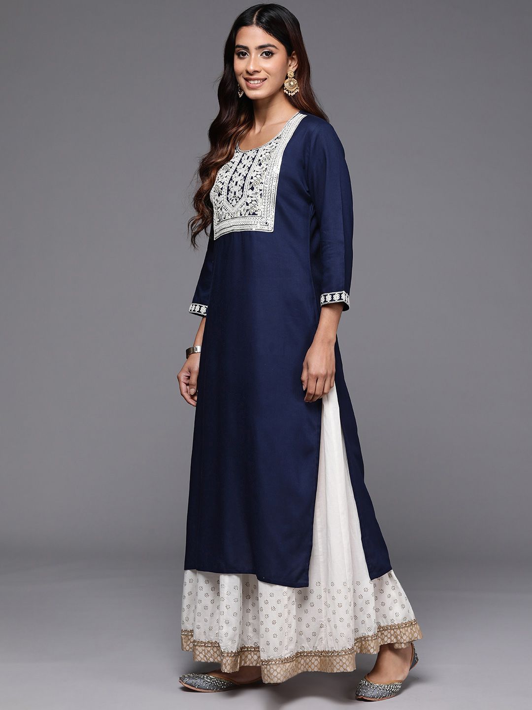 Dhiyona IE Pack Of 2 Floral Embroidered Thread Work Kurta
