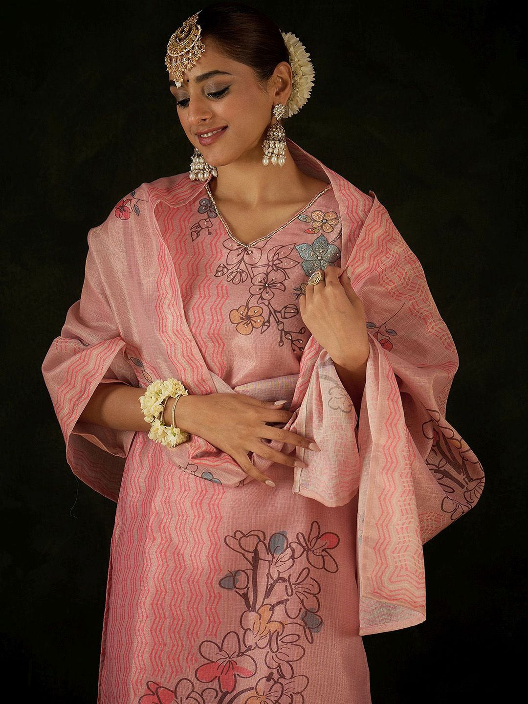 Women Floral Printed Regular Kurta with Trousers & With Dupatta