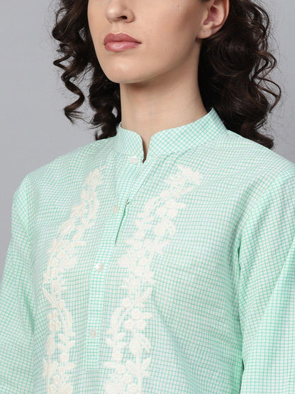 Indyancart IE Women Sea Green Checked Kurta