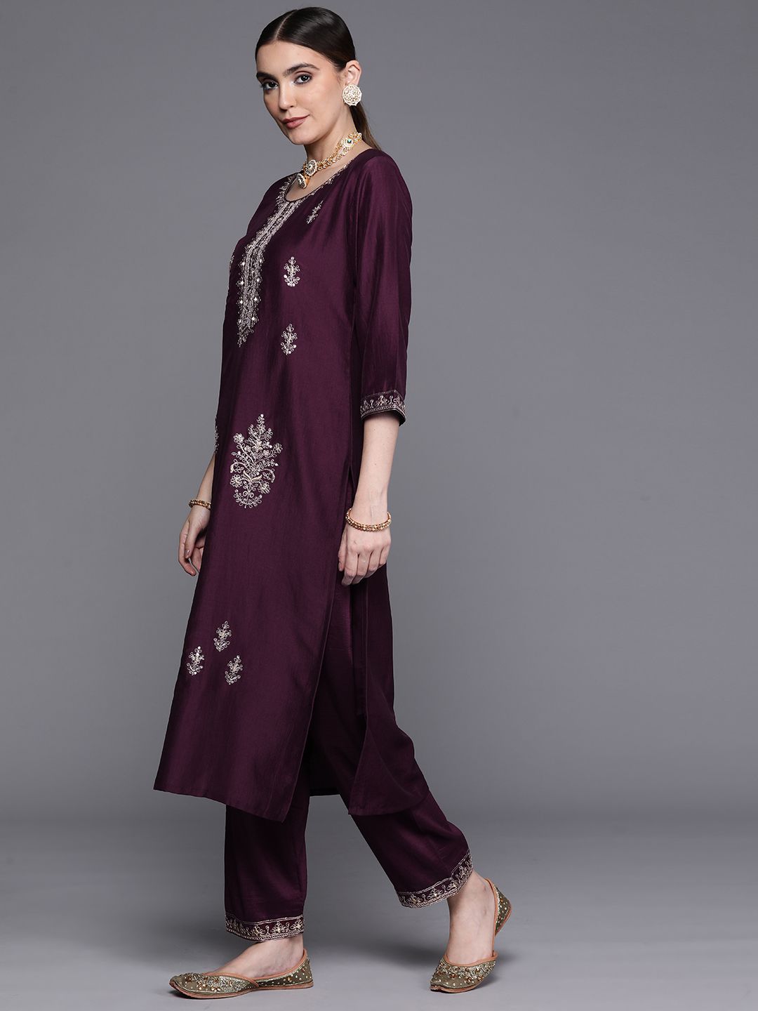 Dhiyona IE Floral Embroidered Regular Sequinned Kurta with Trousers & With Dupatta