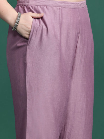 Indyancart IE Plus Size Floral Embroidered Thread Work Kurta With Trousers & Dupatta