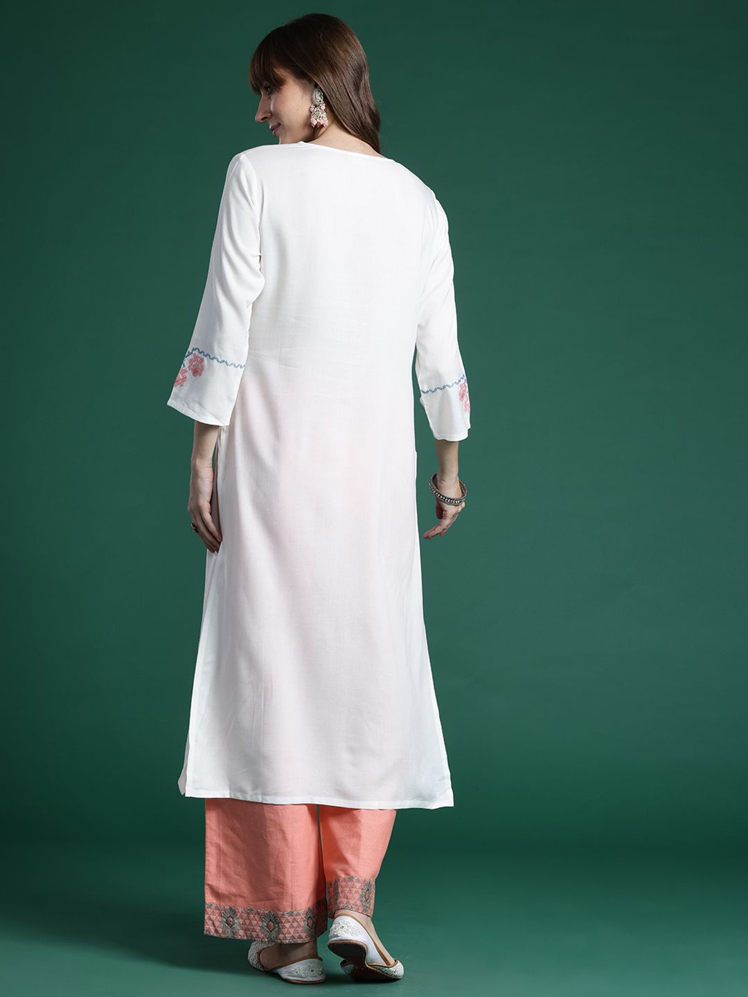 Indyancart IE Floral Embroidered Thread Work Kurta