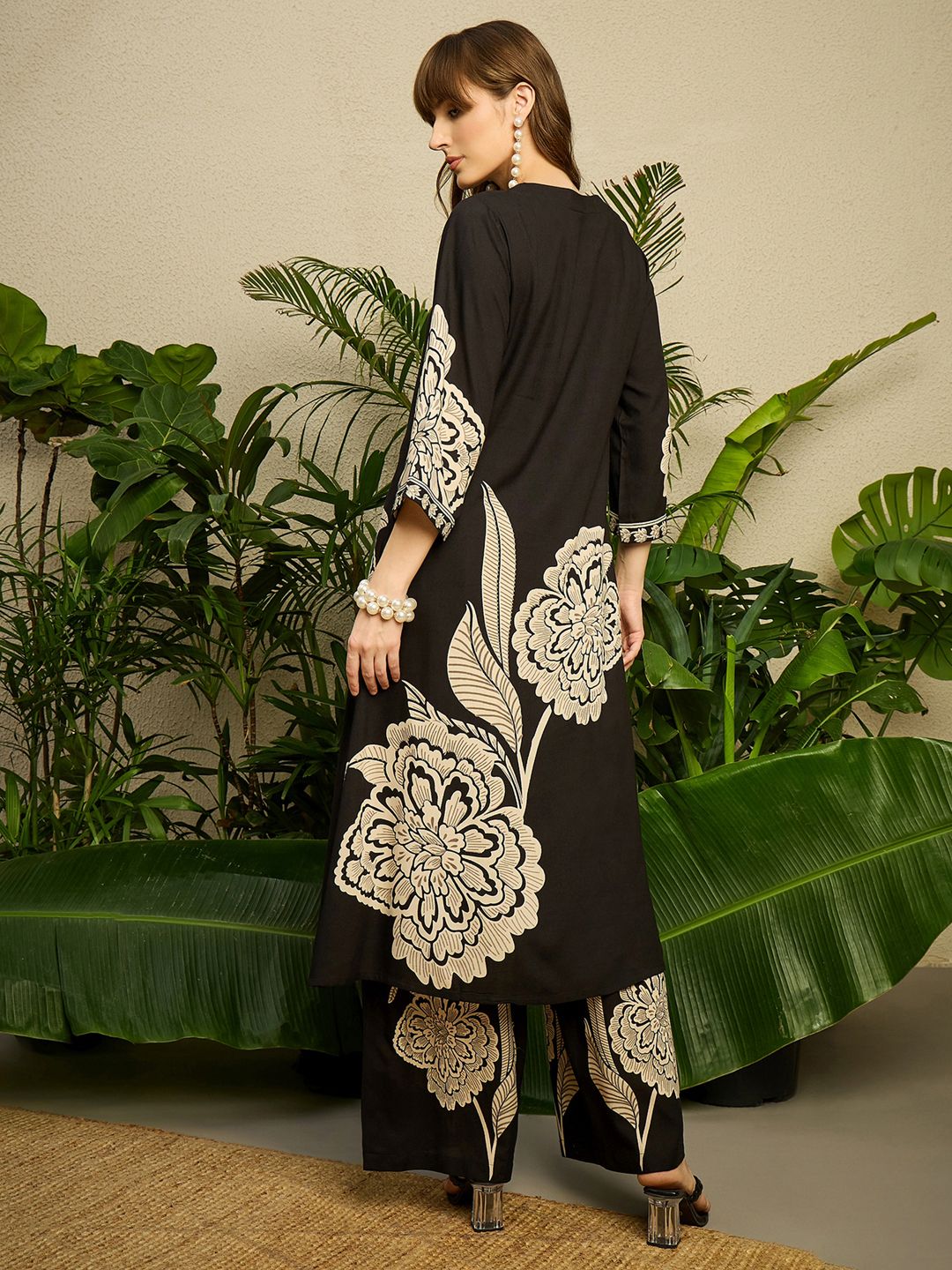 Dhiyona IE Women Black Floral Printed Pure Cotton Regular Sequinned Co-Ords