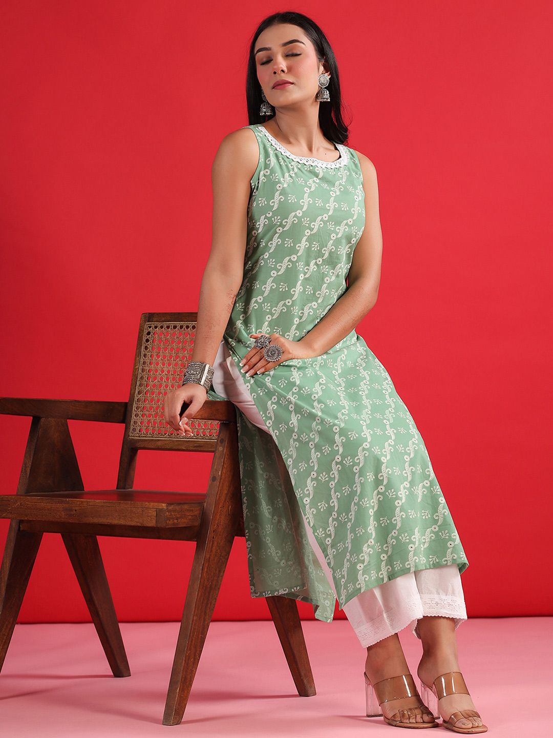 Dhiyona IE Women Ethnic Motifs Thread Work Kurta