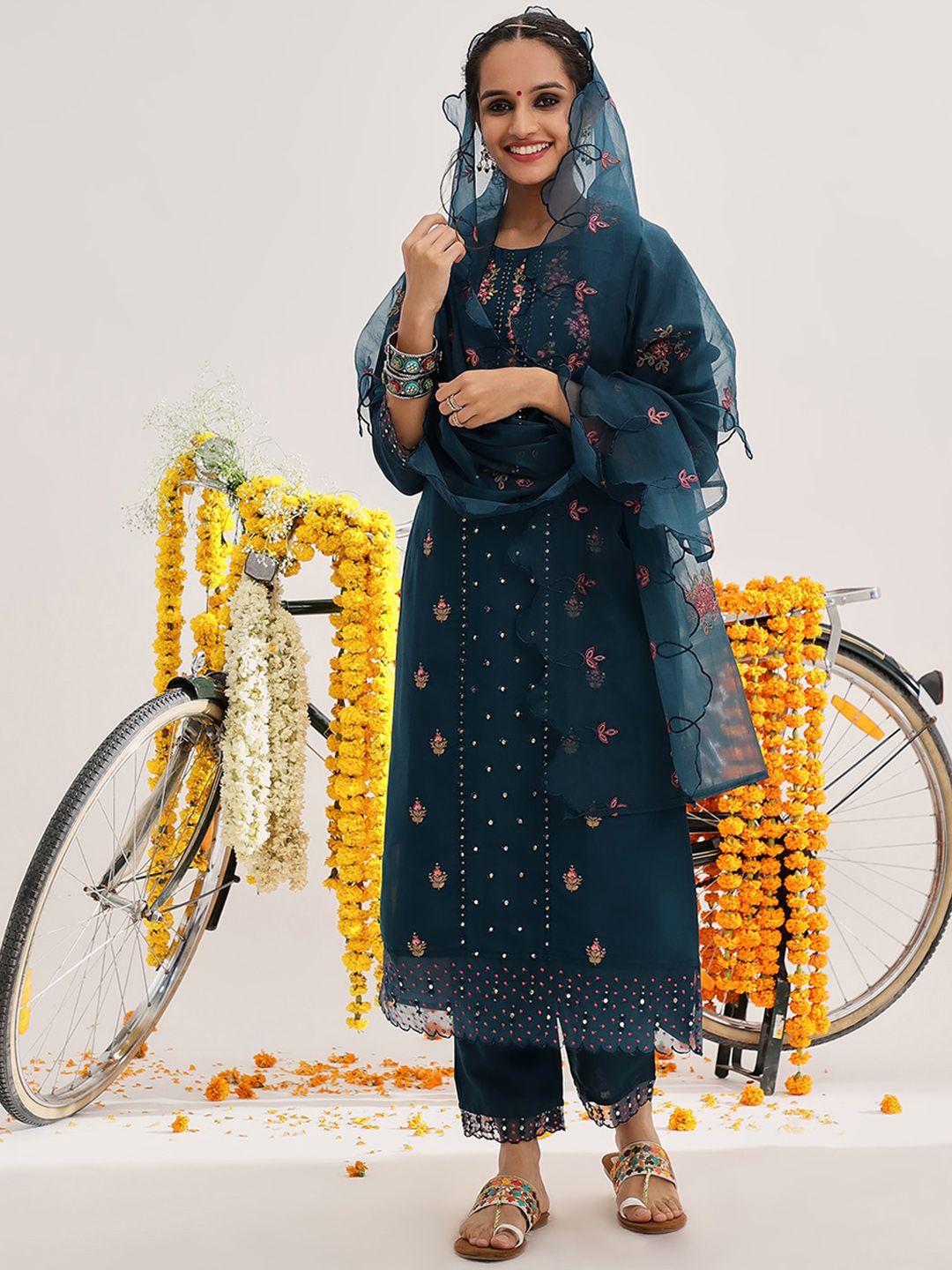 Indyancart VA Women'sEthnic Motifs Embroidered Thread Work Detail Kurta & Trousers With Dupatta