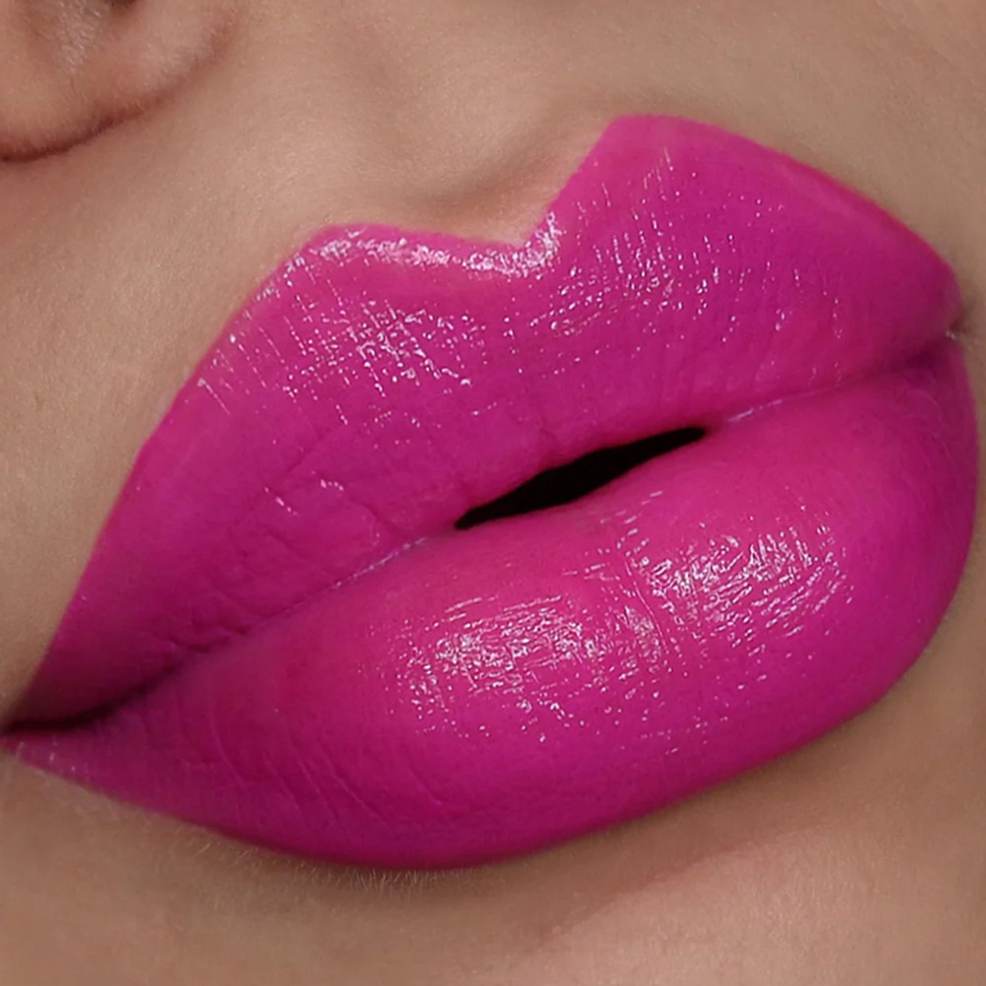 L.A. Girl Pretty & Plump Lipstick - Surge