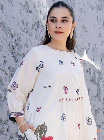 Women Floral Printed Regular Beads and Stones Pure Cotton Kurta with Trousers