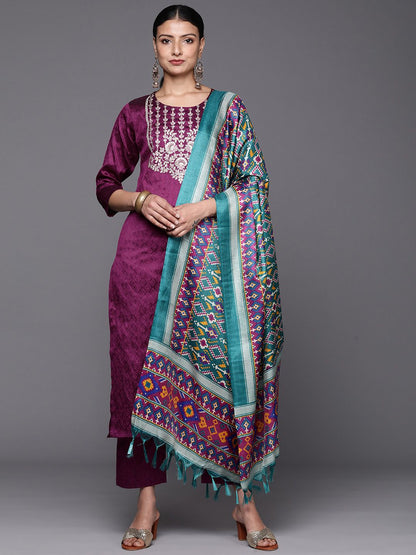 Indyancart VA Women's Floral Yoke Design Regular Sequinned Kurta with Trousers & With Dupatta